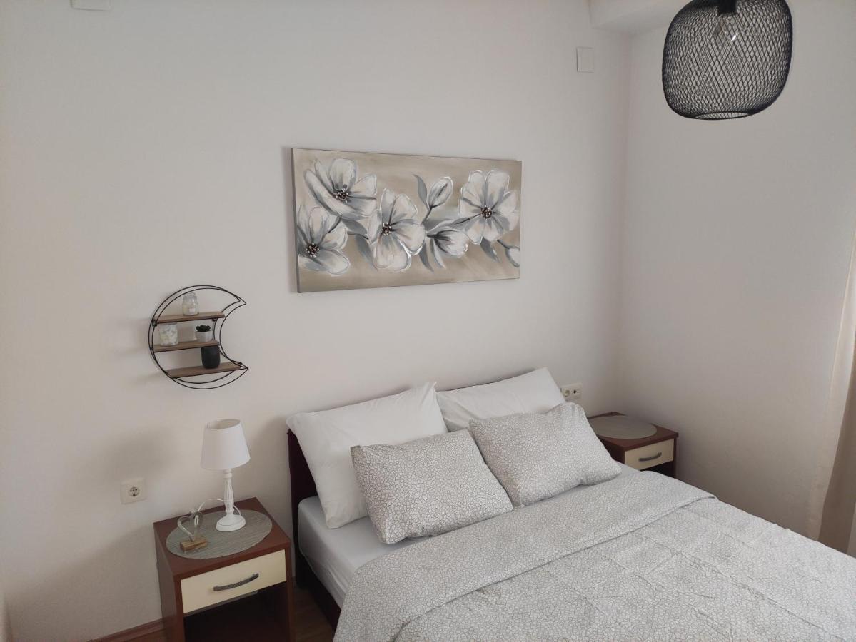 Apartmani Rina Donja Jagodnja Buitenkant foto